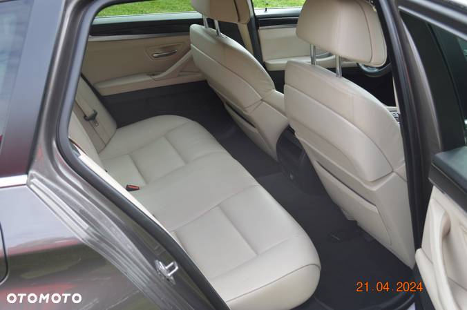 BMW Seria 5 520d Touring - 13