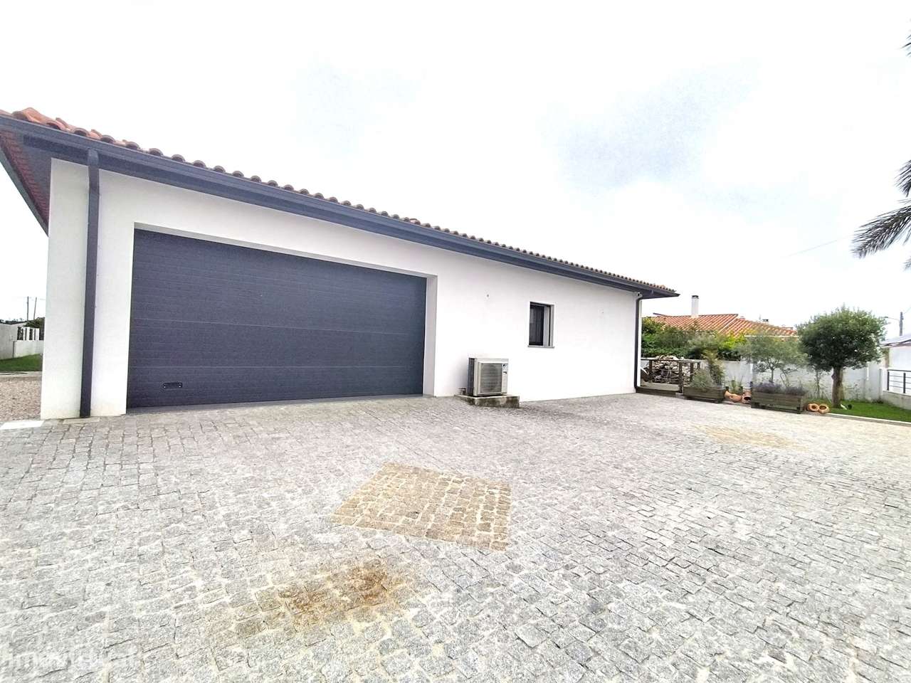 Moradia Isolada / Semi-nova / Vieira de Leiria-24