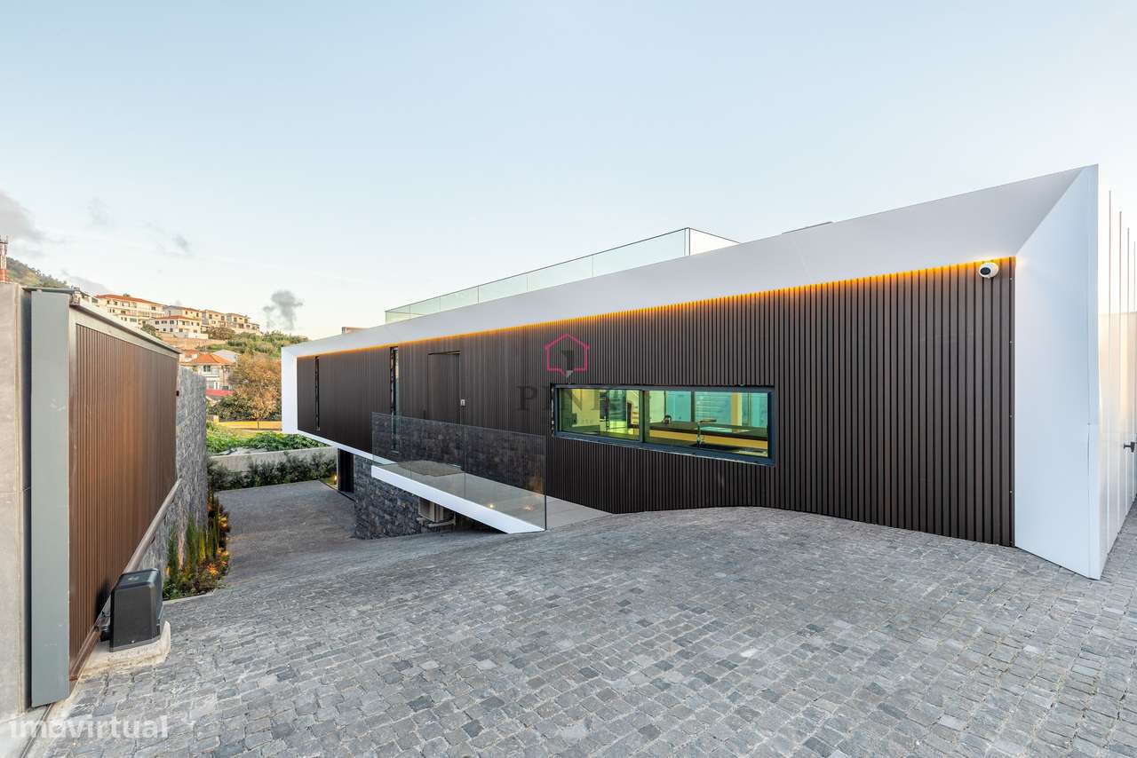 Moradia de Luxo com Piscina - T4 no Funchal-15