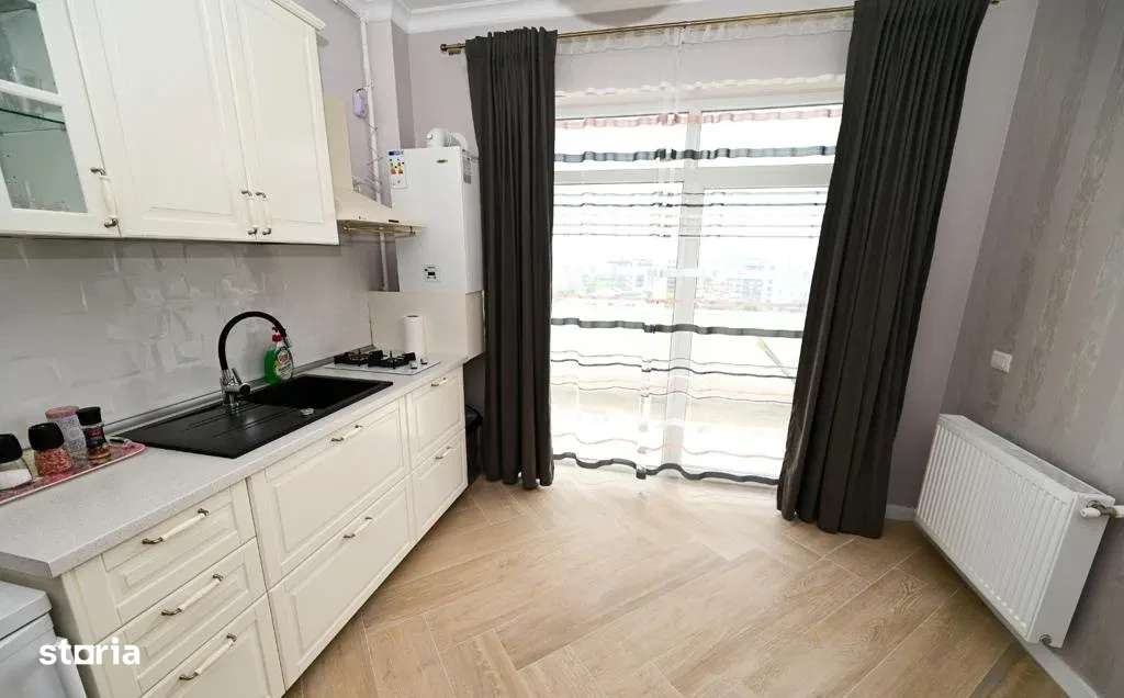Apartament 3 camere 80 mp Mamaia Nord, aproape de mare-1