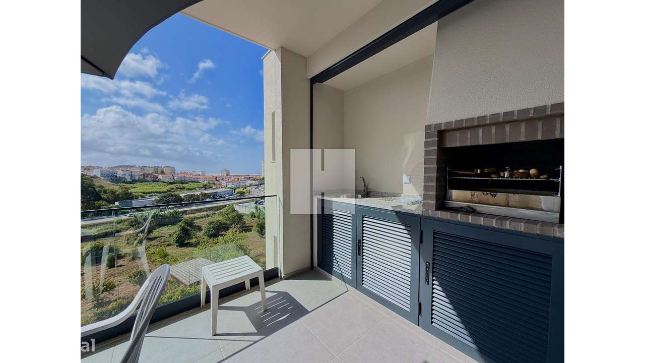 Espaçoso T4+1 Duplex c/ Vista Mar-13