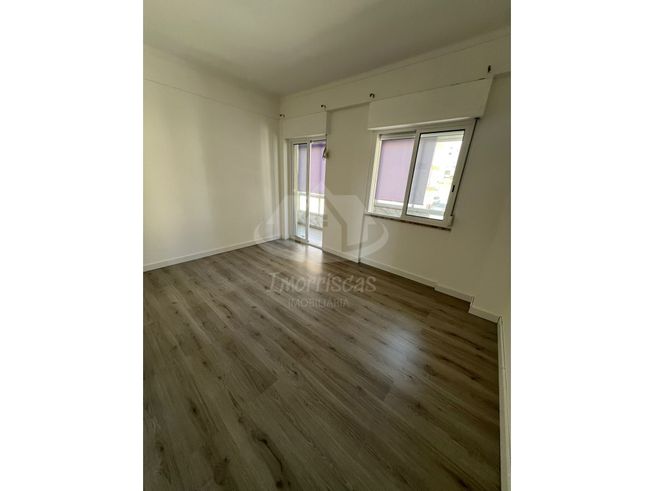 Apartamento T1 com 60 m² em Vialonga-10