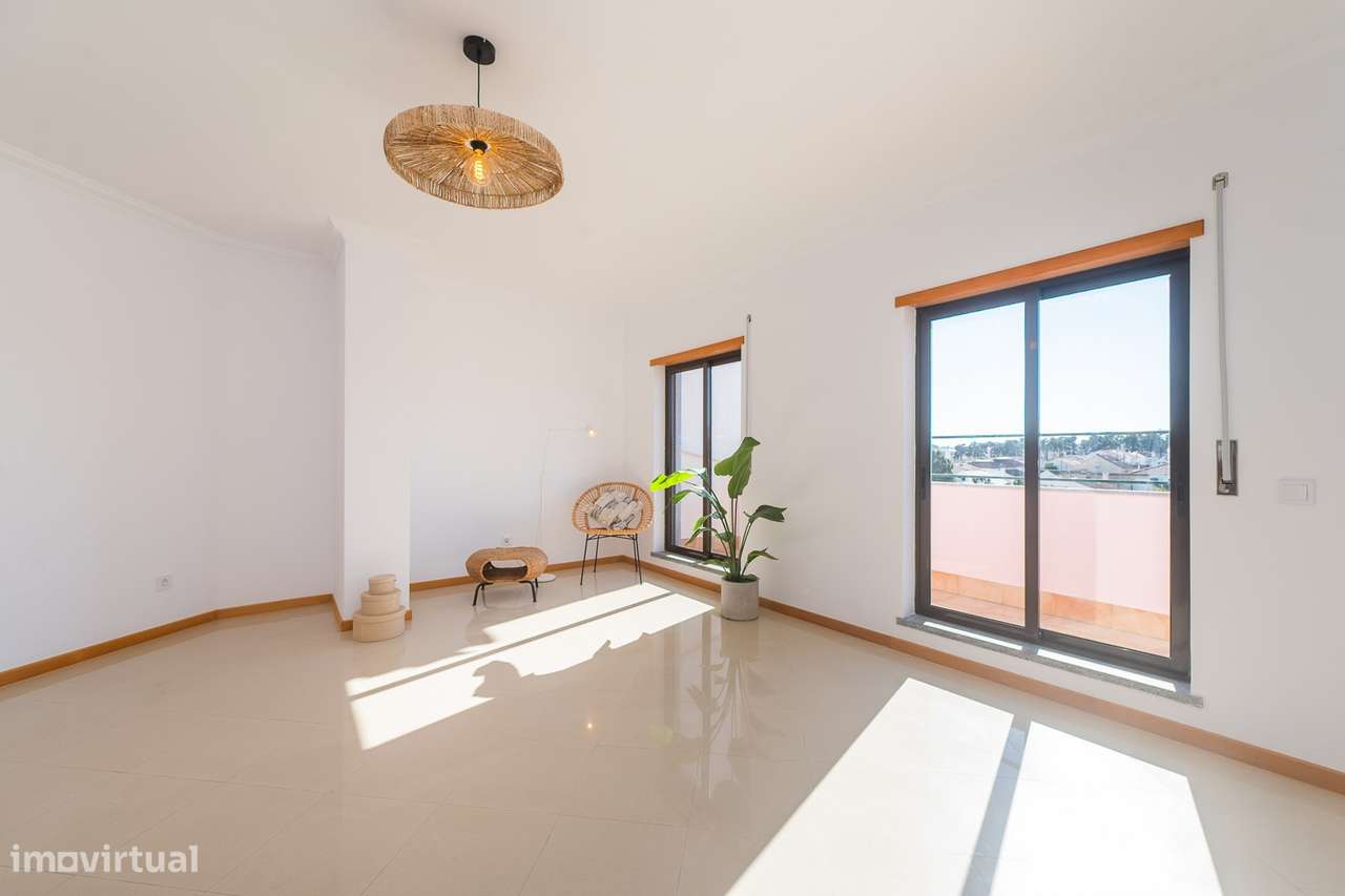 Apartamento T2 na Quinta do Conde-28