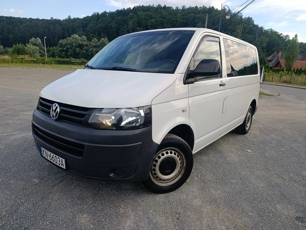 Volkswagen Transporter T5 L1H2 2011