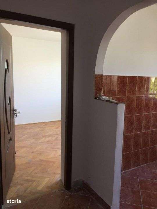 Apartament cu 2 camere de vanzare, etaj intermediar, Dealul Florilor - Imagine principală: 4/7