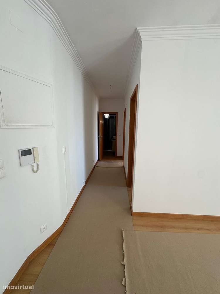 T1 com varanda a minutos da praia-Costa da Caparica - Grande imagem: 2/16