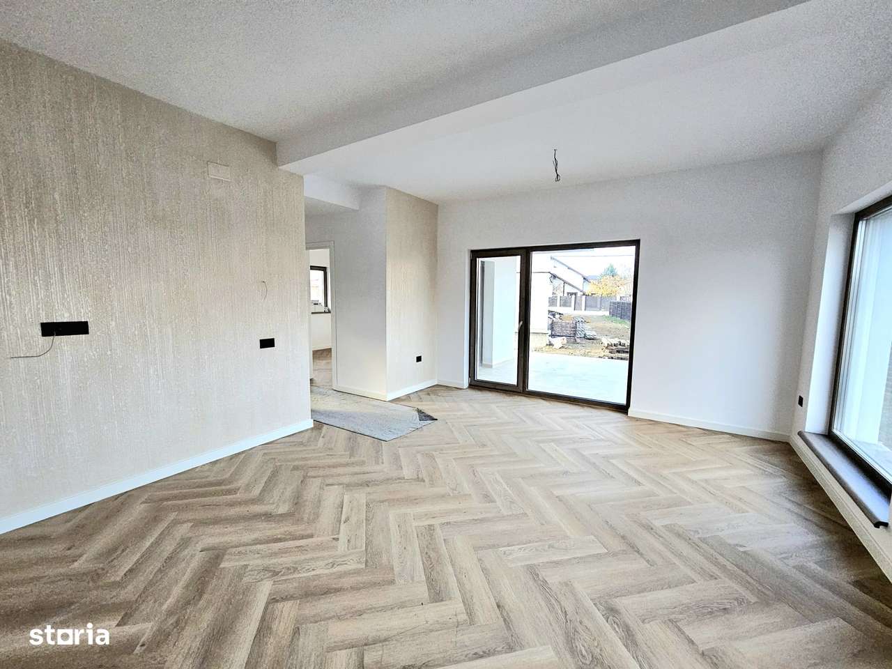 De vânzare locuință Modernă, stil MEDITERANEAN  Craiovei-13