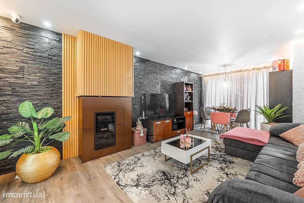 Moradia T3 com Terraço e Jardim em Arnoso (Santa Maria) - Grande imagem: 5/33