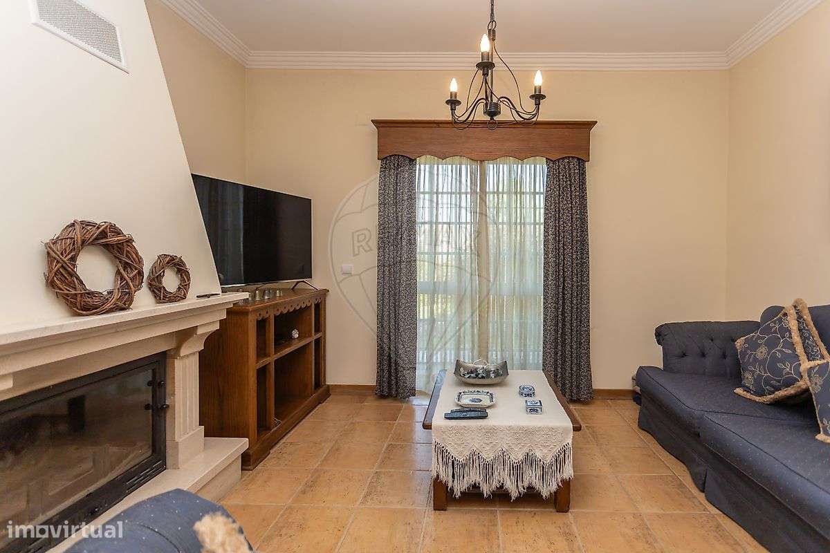 Moradia T4 para venda-5