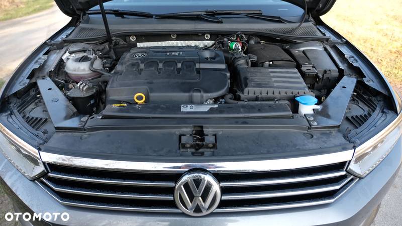 Volkswagen Passat 1.6 TDI BMT Comfortline - 12