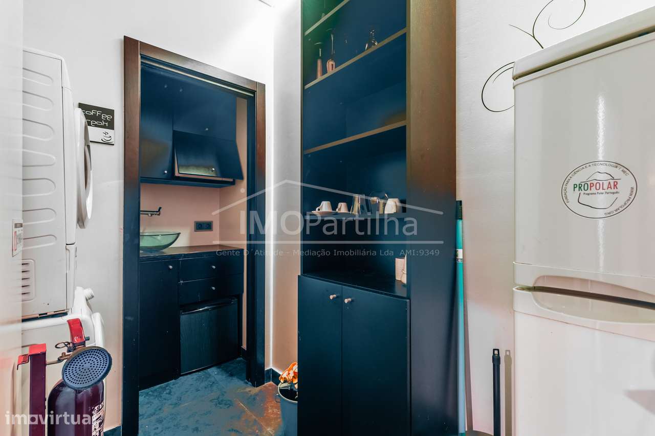 T2 c/ Projeto Aprovado em Condomínio de Prestígio com Piscina – Parede-12