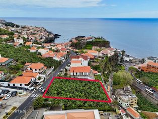 Terreno para Construção com Vista Mar em Câmara de Lobos, Funchal