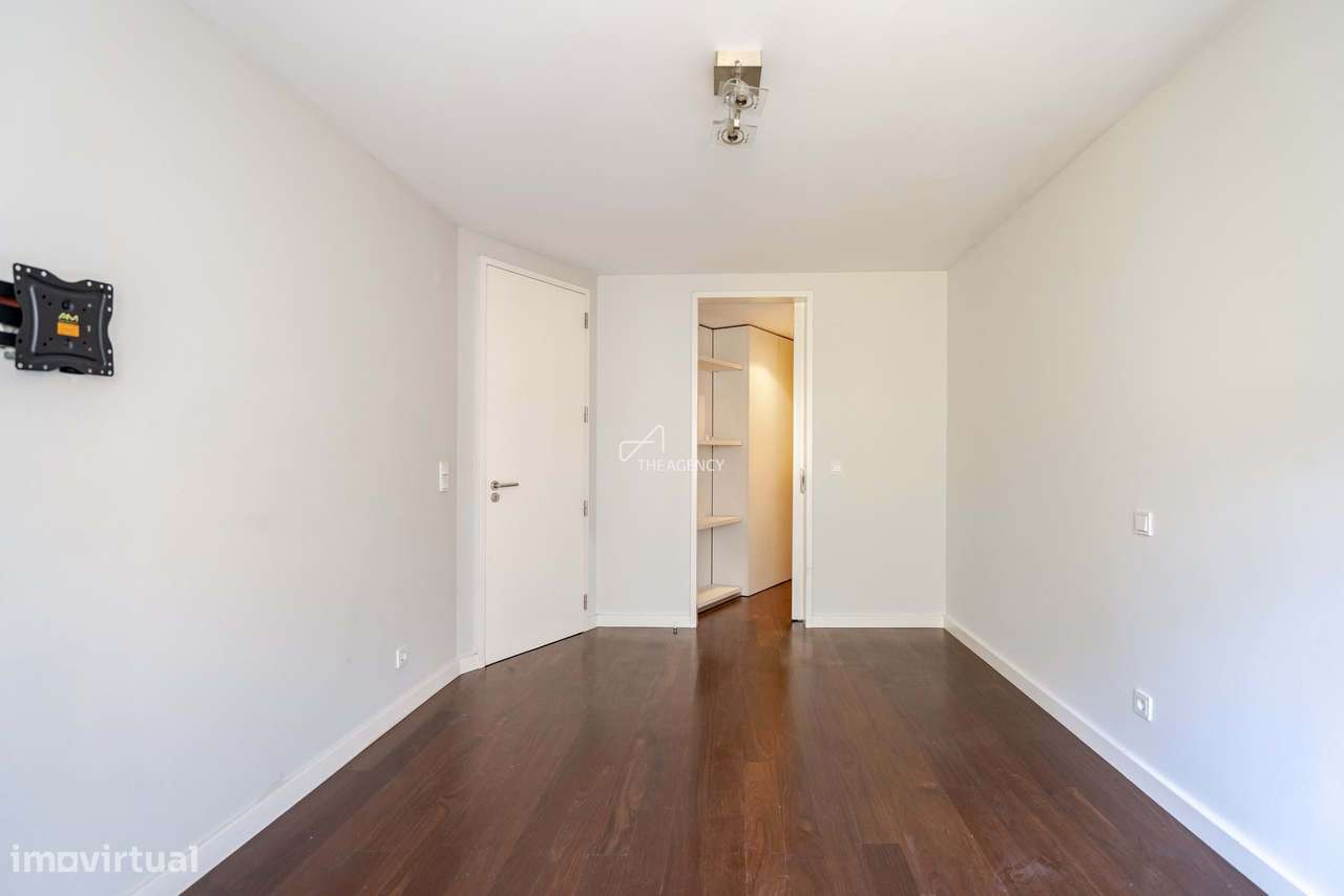 Apartamento T1 com Garagem na Rua Viriato – Avenidas Novas | Lisboa-12