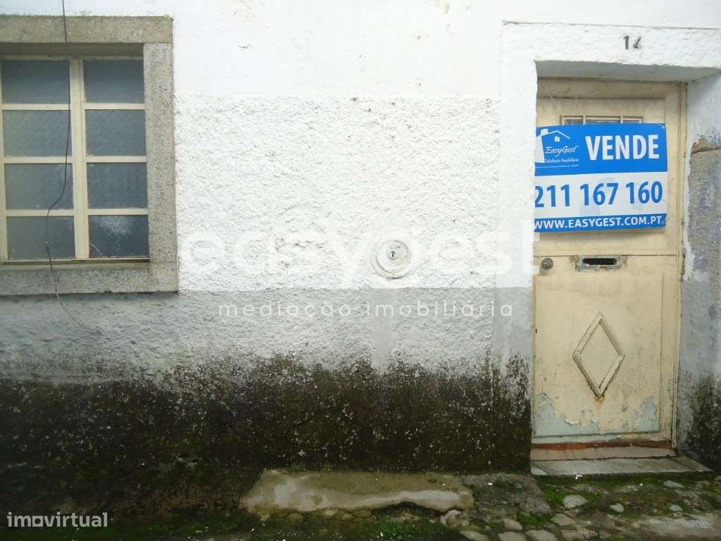 Moradia Tipologia T2 Unifamiliar inserida na vila de Alcains - Grande imagem: 2/27