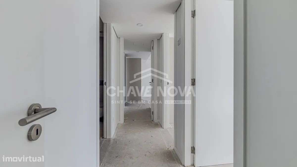 Apartamento T3 Novo c/ Lugar de Garagem Duplo na Madalena-17