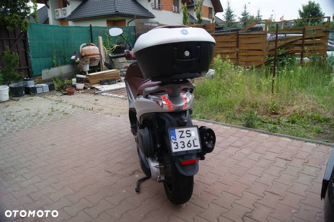 Piaggio Beverly - 4