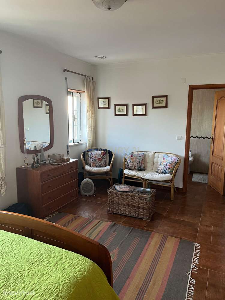 Moradia T4 em condomínio fechado com piscina, vista mar e walking dist-47