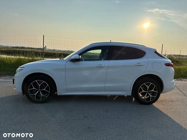 Alfa Romeo Stelvio 2.0 Turbo Veloce Q4 - 4