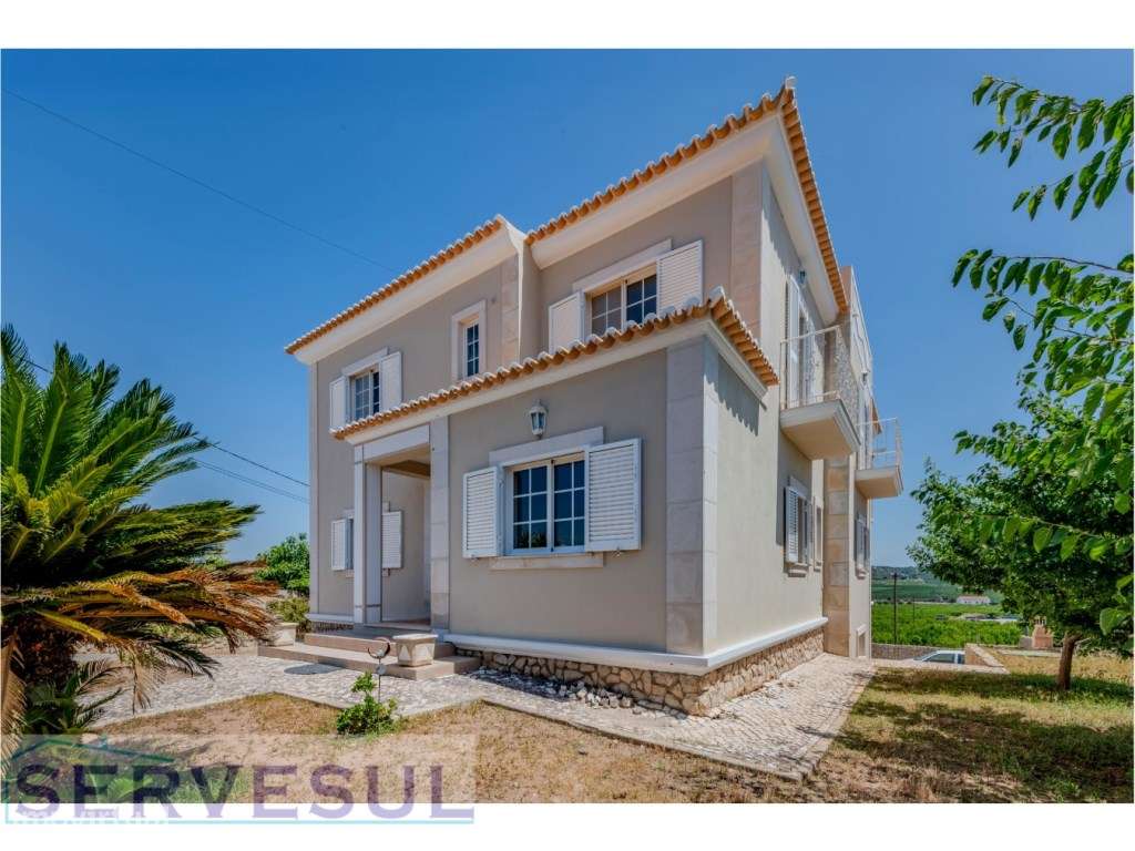 Espaçosa Moradia de 5 quartos com garagem e jardim, bonita vista ca... - Grande imagem: 4/47