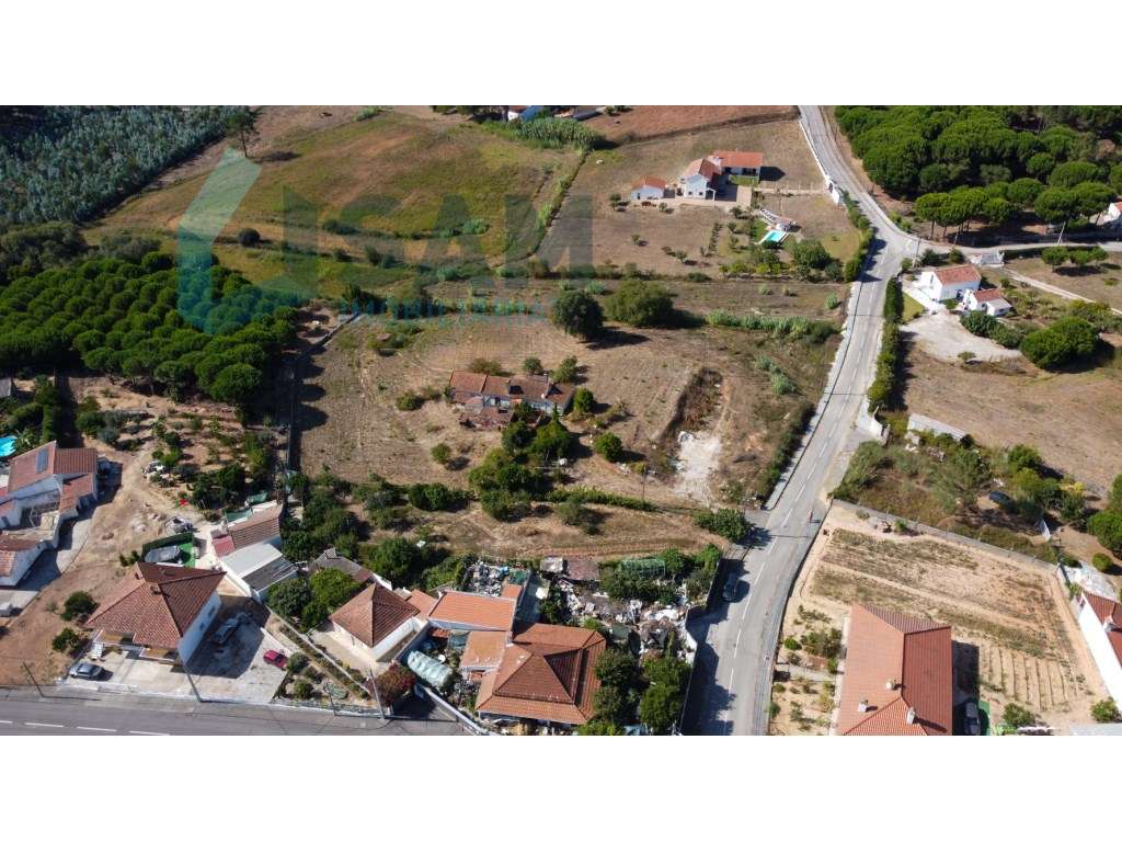 Moradia Térrea para Restauro | Terreno de malha urbana com 9.004 m²-14