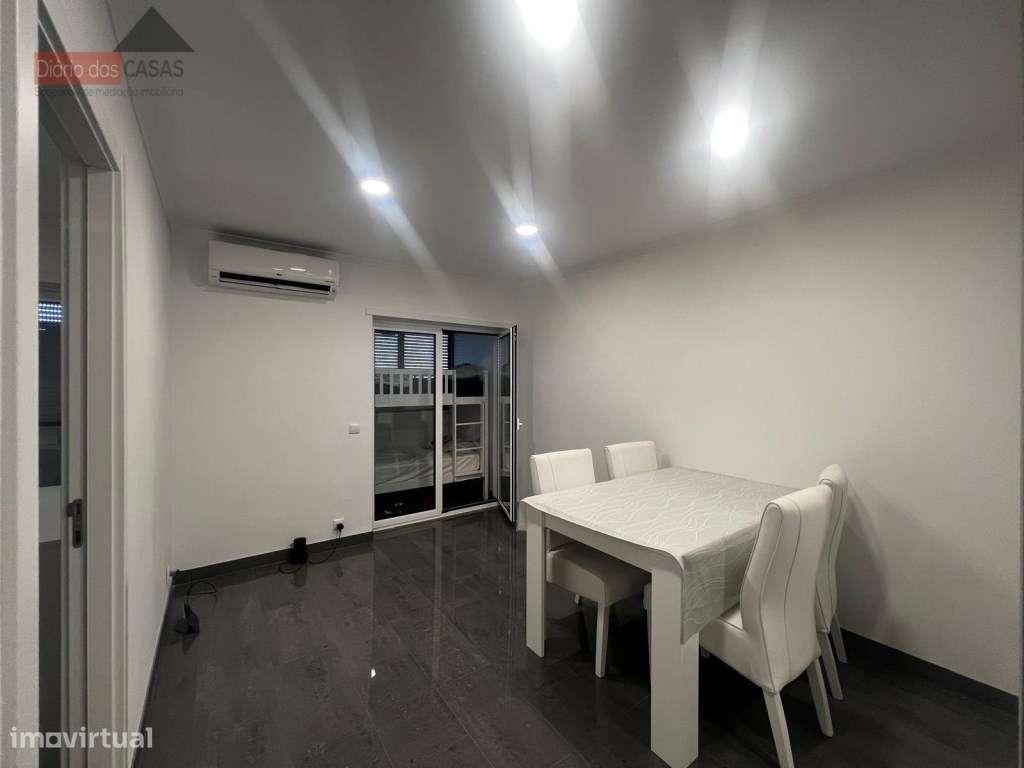 T1 totalmente remodelado com varanda e vista para a Mata do Choupal...-3