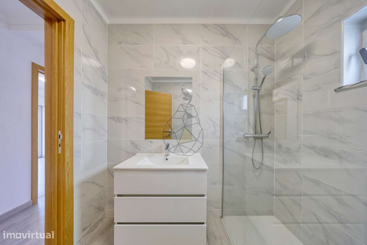Apartamento T3 totalmente renovado perto de todos os serviços - Portim - Grande imagem: 2/38