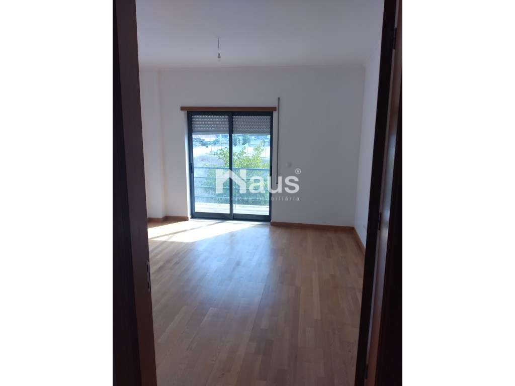 T3 com parqueamento e arrecadação-23