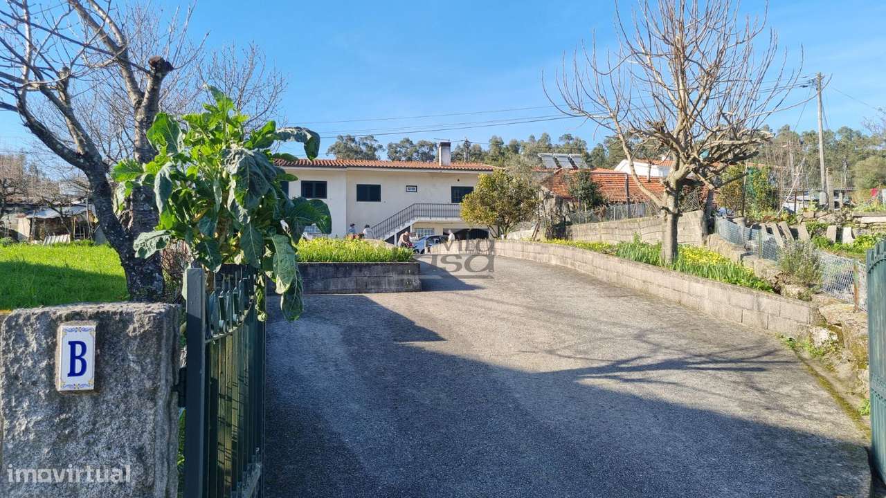 Andar de Moradia T2 com quintal e Garagem Individual para 6 carros ... - Grande imagem: 4/27