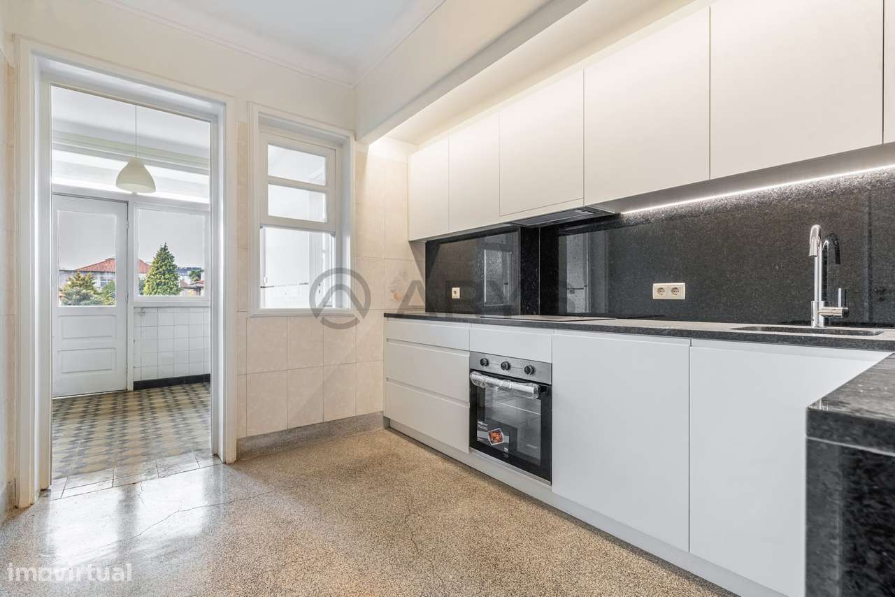 Apartamento T4+2 com logradouro no centro histórico de Braga - Grande imagem: 4/32