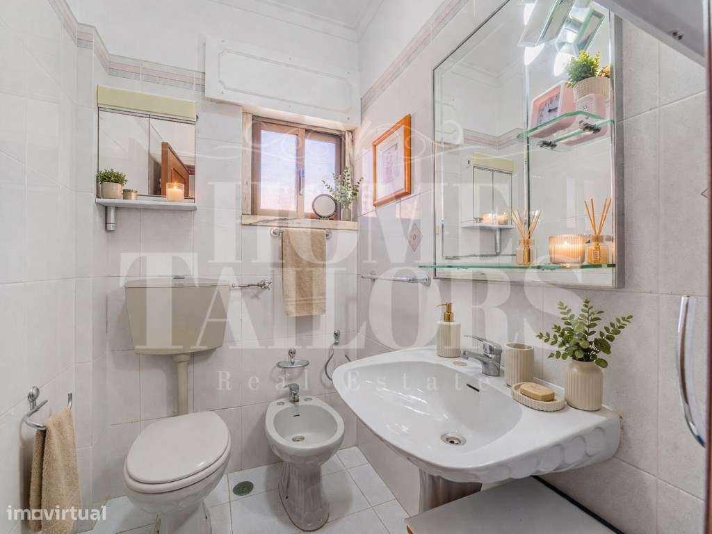 Apartamento T3 com ótimas áreas, no Estoril.-12