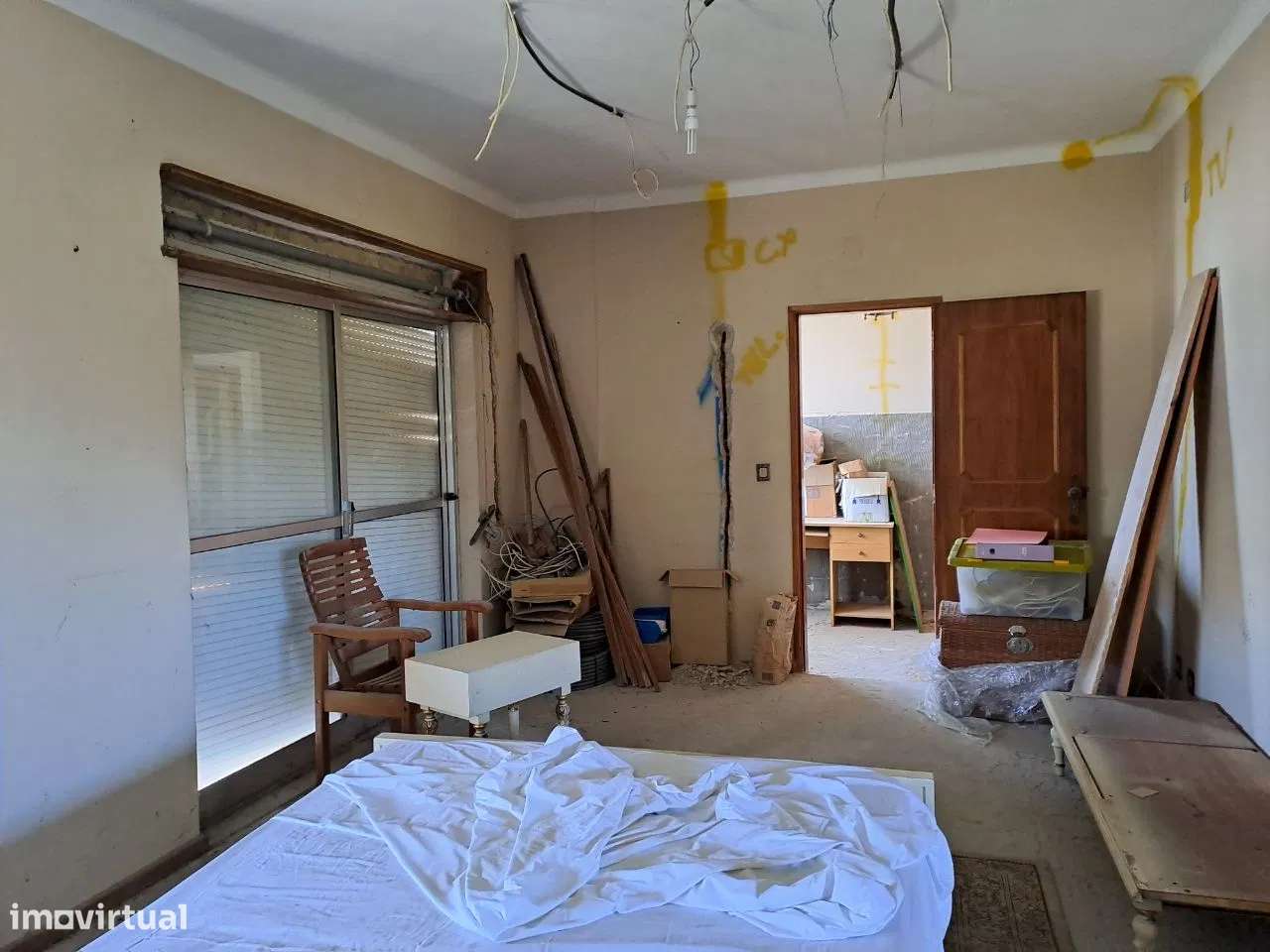 Moradia M5 com Jardim, Quintal com árvores de fruto - Santo Varão-11