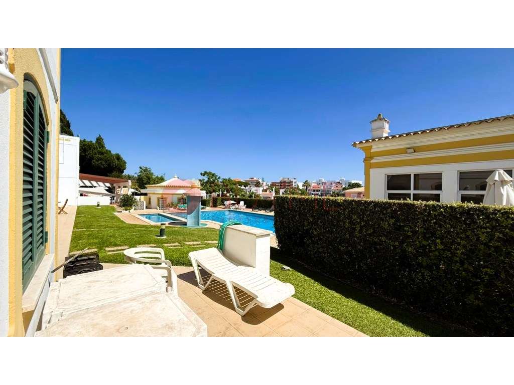 Moradia T2 Duplex com piscina em condomínio privado - Vilamoura-11