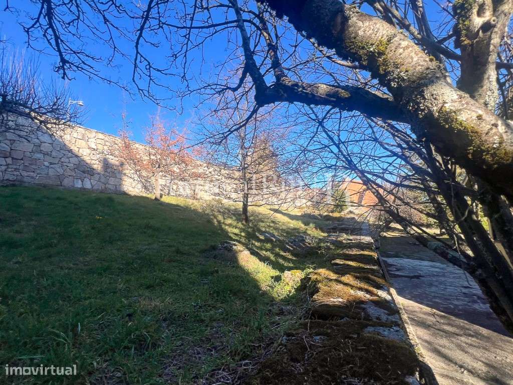 Moradia com potencial de investimento na Serra da Estrela, Covilhã-49