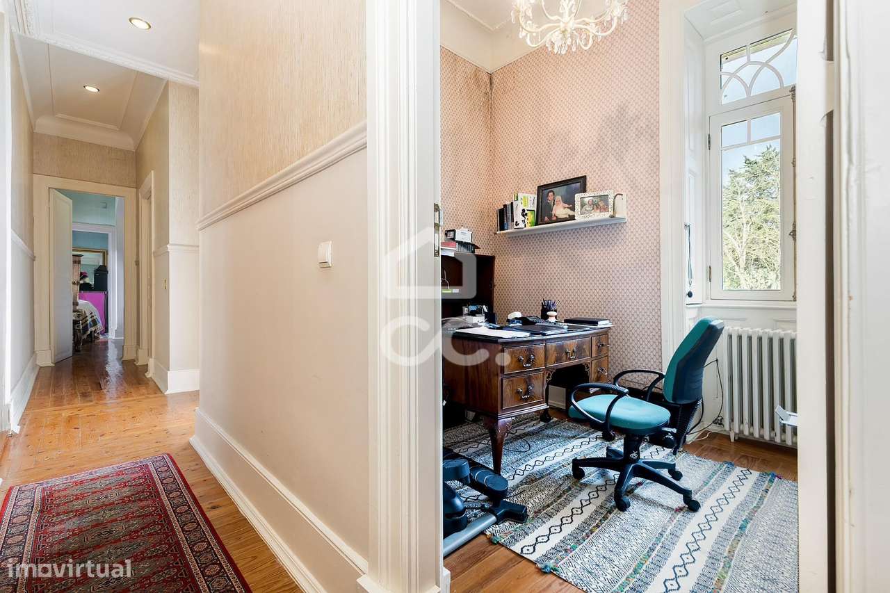 Palacete de inspiração neoclássica francesa com jardim botânico de Jea-38