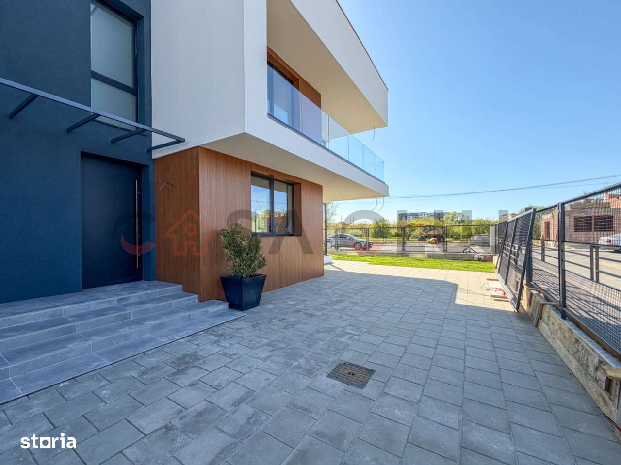 Casa cu arhitectura moderna, Buna Ziua-1