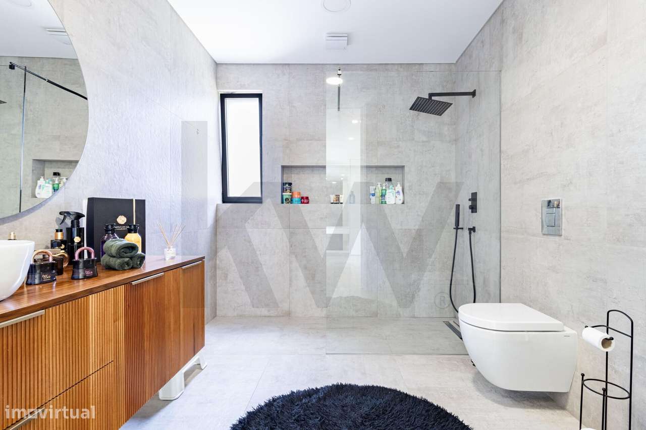 Moradia Térrea de Luxo com Piscina, Onde o Sonho se Torna Realidade-30