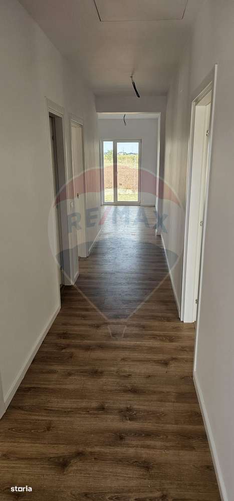 Casă / Vilă cu 4 camere de vânzare - Imagine principală: 4/18