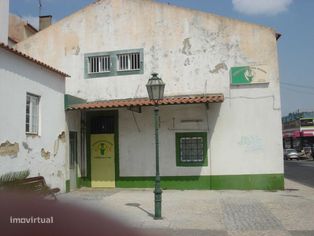 Junto à Igreja Matriz ; Póvoa Santo Adrião - Grande imagem: 2/5