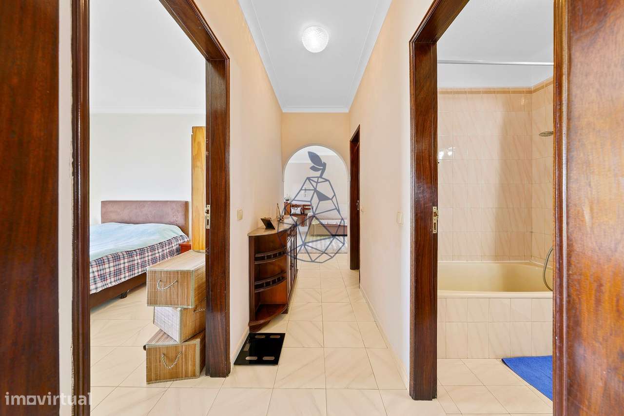 Apartamento T2 virado a Sul , com Garagem na Vila Rosa - Portimão-28