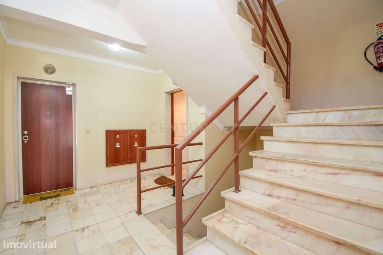 Exclusivo apartamento T2 com terraço na Quinta do Barão – Carcavelos-3