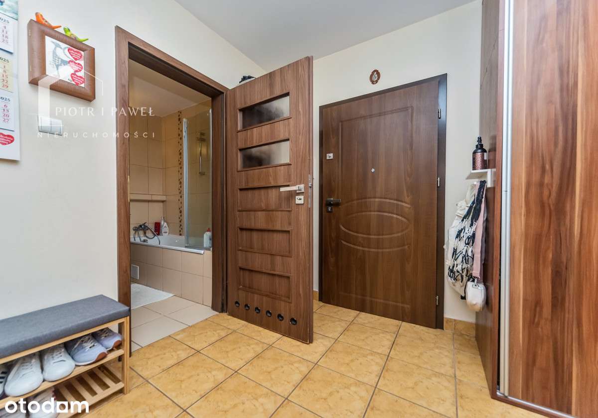 Mieszkanie z klimatem w świetnej lokalizacji!-12