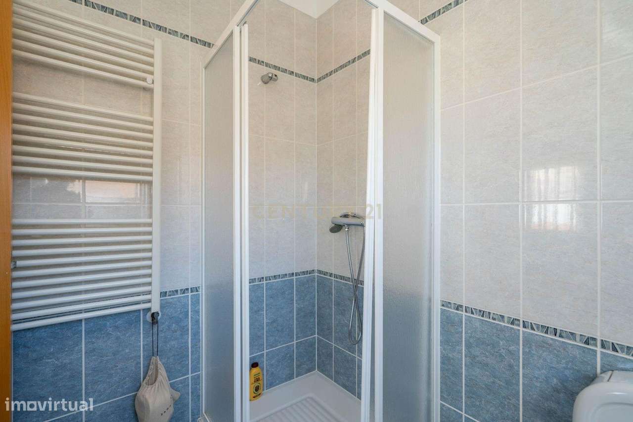 Moradia T3 - C/ espaço exterior e piscina-51