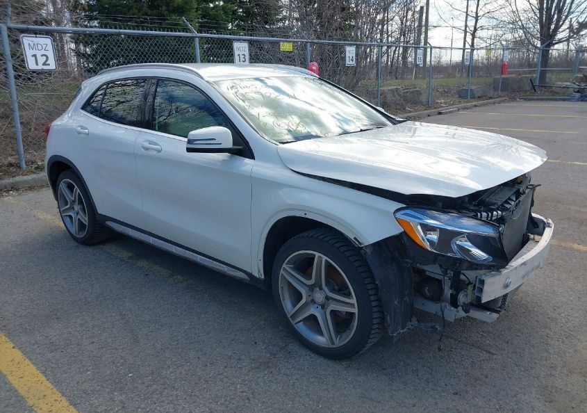 Mercedes-Benz GLA 250 7G-DCT AMG Line 2017