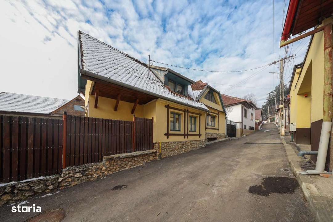 Casa deosebita cu 5 camere in Rasnov-1