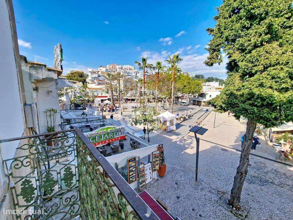 Andar Renovado com 4 Quartos | Zona Histórica a 140 m da Praia | Al...-31