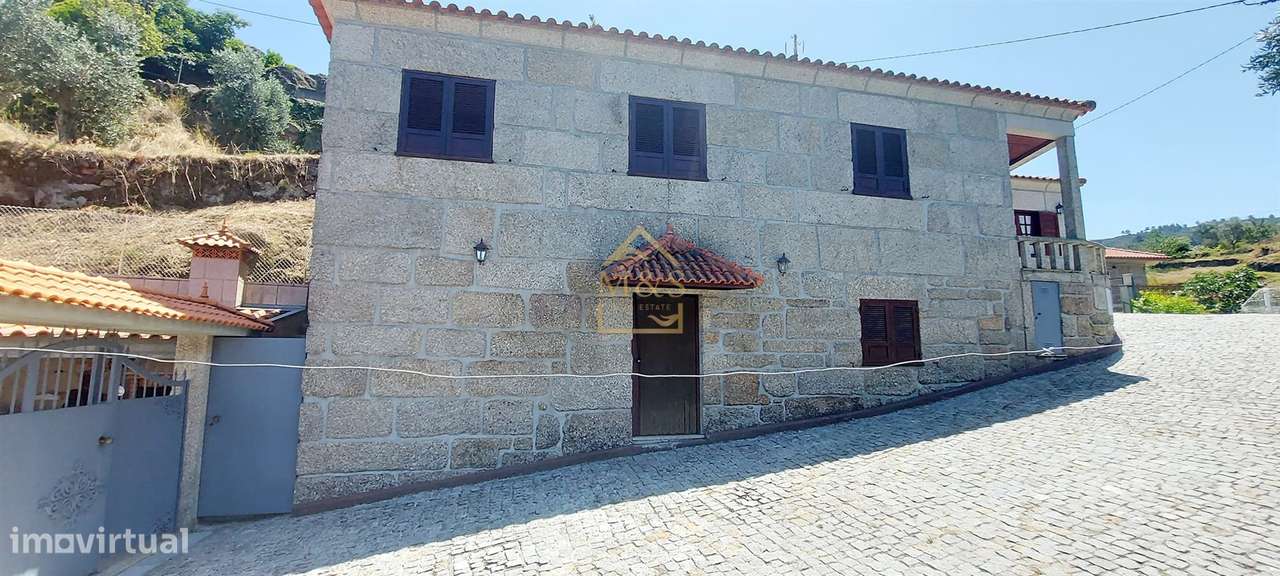 Moradia T2 de 3 frentes, jardim com 900m2 - Amarante - Grande imagem: 2/37