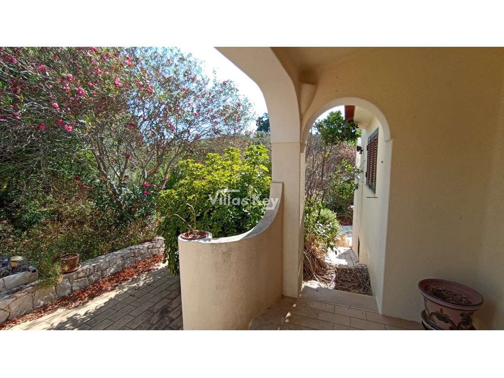 Moradia T3+2, com piscina perto de praia - Grande imagem: 4/48