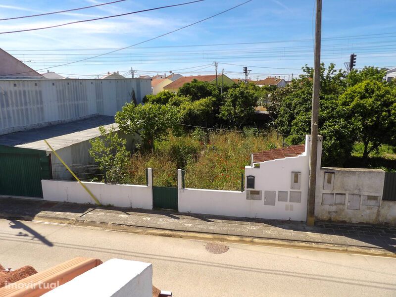 Terreno urbano em Alhos Vedros