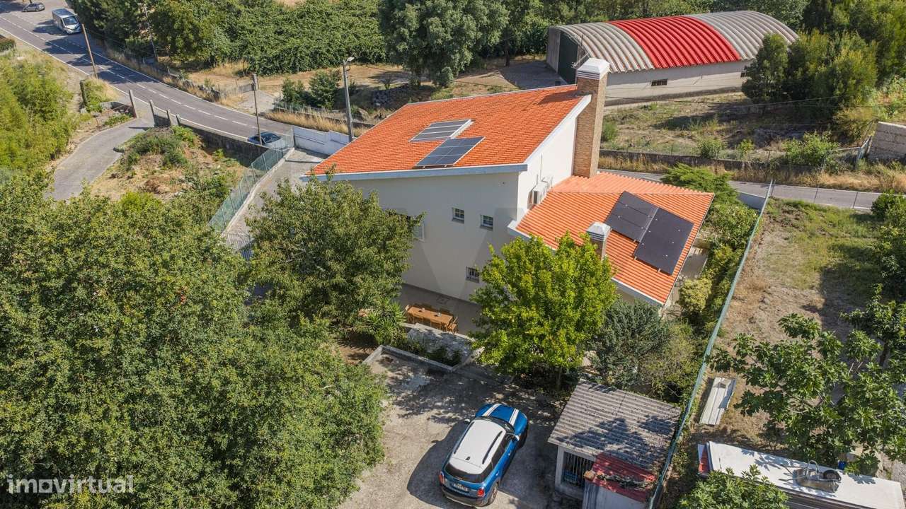 Moradia T3+1 com terreno em Burgães, Santo Tirso-37