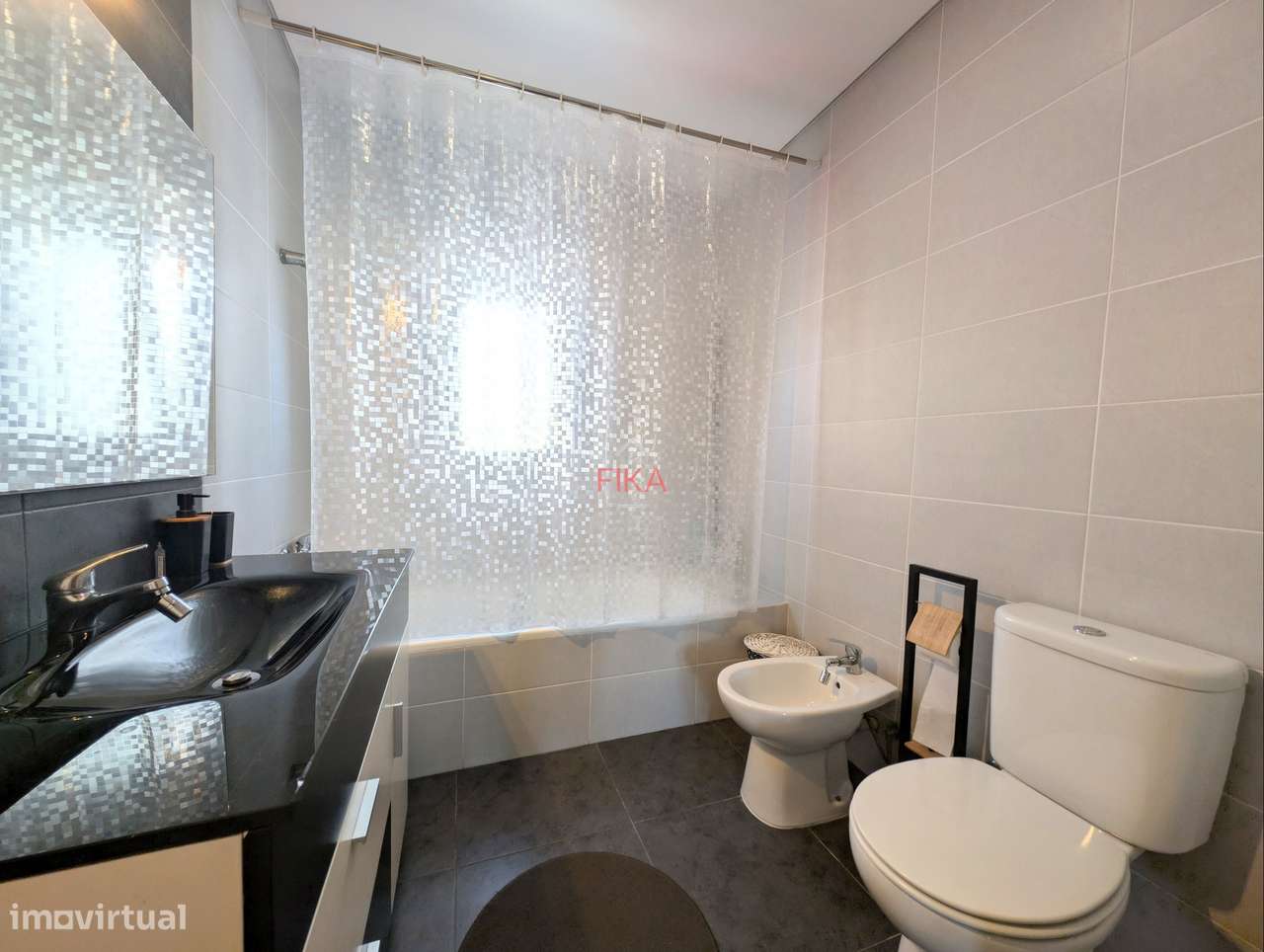 Moradia T5 Isolada com piscina e sauna - Fernão Ferro-17